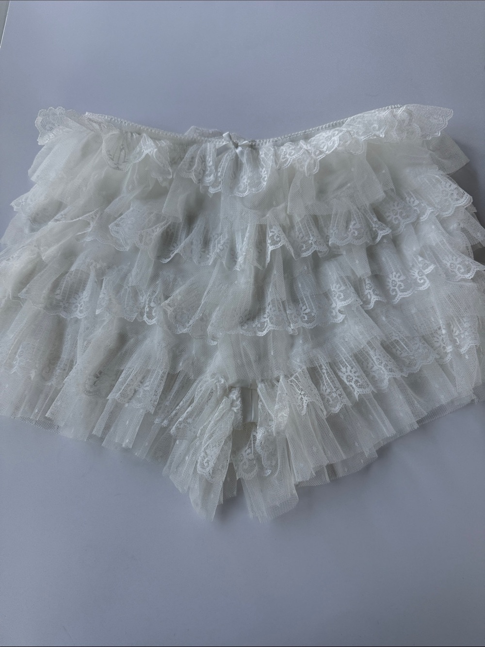 NWT Lacy Ruffle Women's Shorts in White Ivory Medium Retro Bo Peep Eyelash Lace